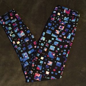 NWOT LuLaRoe Legging OS